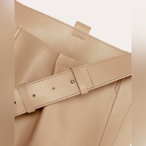 EVERLANE the studio bag in light taupe